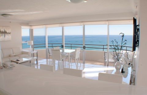 Zenith Apartments - Accommodation 4U 1