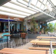 Beachfront Hotel - Accommodation 4U