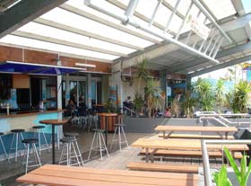 Beachfront Hotel - Accommodation 4U 0