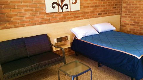 Jackaroo Apartments - Accommodation 4U 1