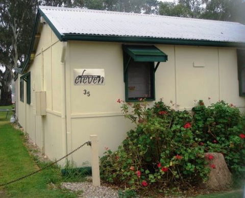 Eleven From The Left - Accommodation 4U 7