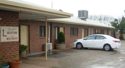 Roundhouse Motel - Accommodation 4U 6