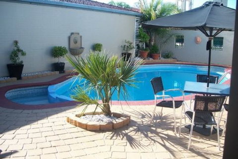The Town House Motor Inn - Sundowner Goondiwindi - Accommodation 4U 1
