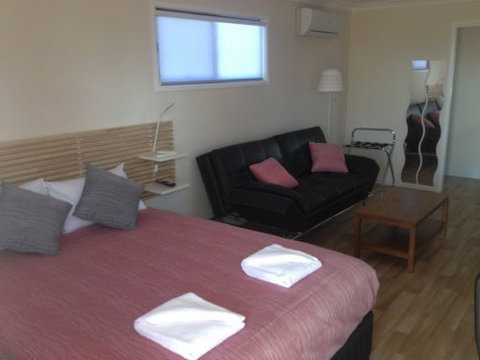 Pick A Box Motel - Accommodation 4U 1