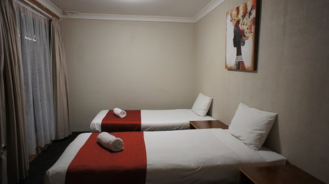 Cleveland Motor Inn - Accommodation 4U 4