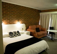 Cousins Motor Inn - Accommodation 4U