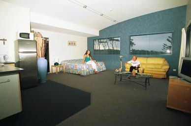 Beach House Mollymook - Accommodation 4U 3