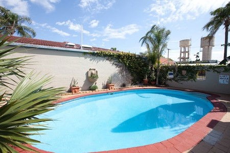The Town House Motor Inn - Sundowner Goondiwindi - Accommodation 4U 1