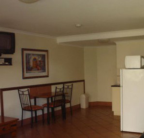Glenmore Hotel Motel - Accommodation 4U 3