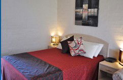 Black Dolphin Resort Motel - Accommodation 4U 2