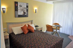 Black Dolphin Resort Motel - Accommodation 4U 3