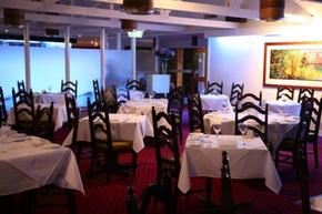 Quality Inn The Willows - Accommodation 4U 3