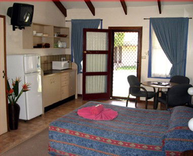 The Village Cabins - Accommodation 4U 3
