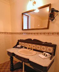 Victoria House Motor Inn - Accommodation 4U 1