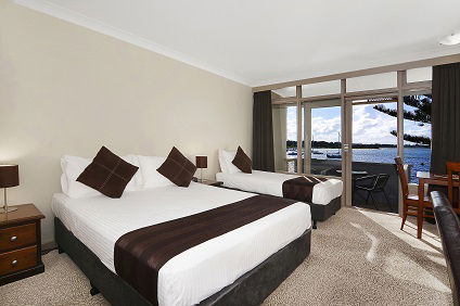 Waters Edge Country Comfort - Accommodation 4U 0