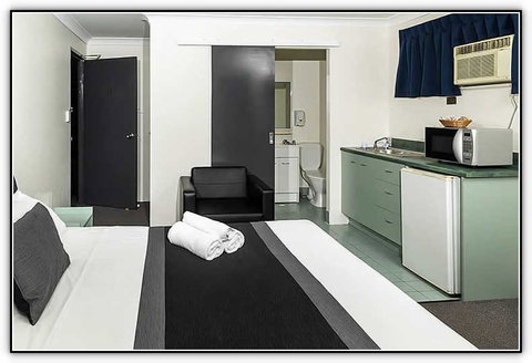 Chermside Court Motel - Accommodation 4U 5