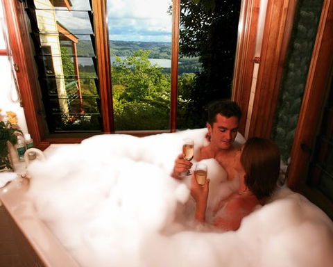 Montville Misty View Cabins - Accommodation 4U 1