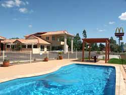 Country Roads Motor Inn - Accommodation 4U 0