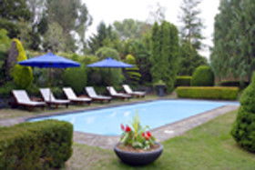 Stone House - The - Accommodation 4U 0