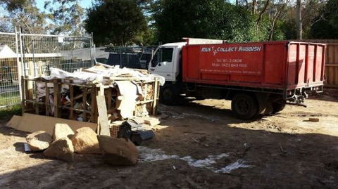 Must Collect Rubbish - Accommodation 4U 1
