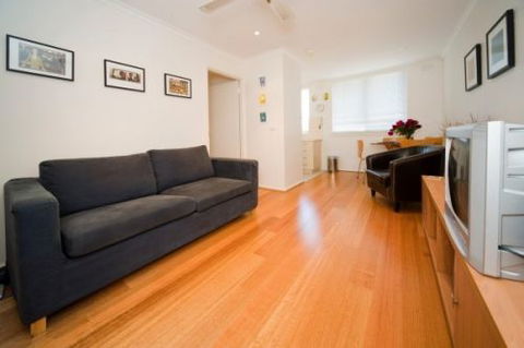 Ruby Inn - Stay Innercity - Accommodation 4U 2