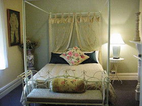 Stray Leaves - Accommodation 4U 0