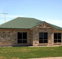 Juno Court Holiday Retreat - Accommodation 4U