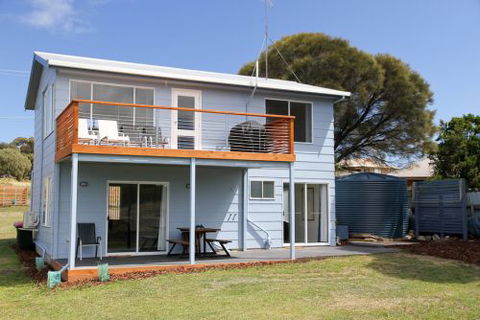 The Blue House Coles Bay - Accommodation 4U 4