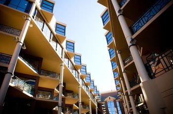 Amora Riverwalk Melbourne - Accommodation 4U 10