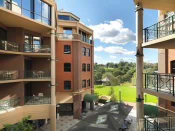 Amora Riverwalk Melbourne - Accommodation 4U 13