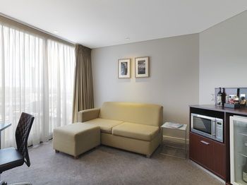 Amora Riverwalk Melbourne - Accommodation 4U 18