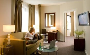 Amora Riverwalk Melbourne - Accommodation 4U 19