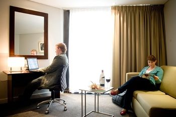 Amora Riverwalk Melbourne - Accommodation 4U 29