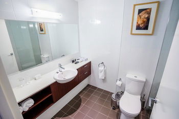 Amora Riverwalk Melbourne - Accommodation 4U 51