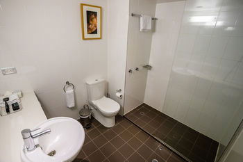 Amora Riverwalk Melbourne - Accommodation 4U 52
