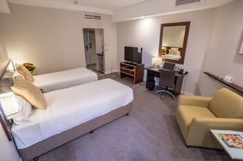 Amora Riverwalk Melbourne - Accommodation 4U 65
