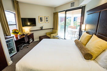 Amora Riverwalk Melbourne - Accommodation 4U 66