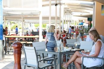 Beach Club Resort - Accommodation 4U 30
