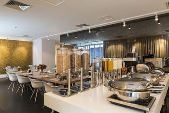 Fraser Place Melbourne - Accommodation 4U 8