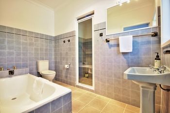 Dolphin Sands - Accommodation 4U 5