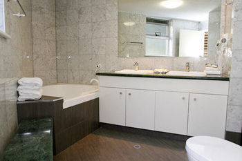The Emerald Resort Noosa - Accommodation 4U 34