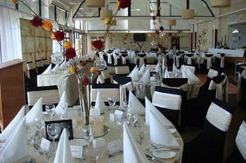 Caves Beachside Hotel - Accommodation 4U 3