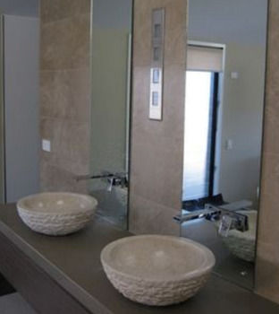Caves Beachside Hotel - Accommodation 4U 6