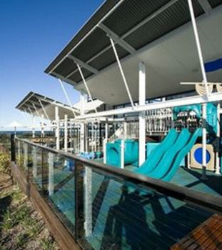Caves Beachside Hotel - Accommodation 4U 10