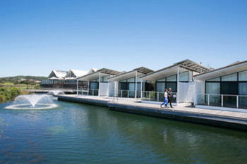 Caves Beachside Hotel - Accommodation 4U 16
