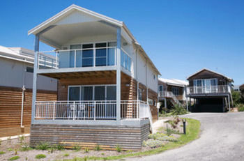 Caves Beachside Hotel - Accommodation 4U 24
