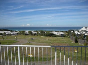 Caves Beachside Hotel - Accommodation 4U 29