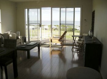 Caves Beachside Hotel - Accommodation 4U 45
