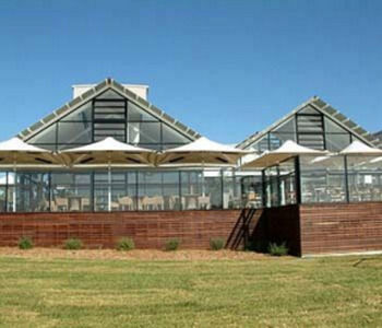 Caves Beachside Hotel - Accommodation 4U 51