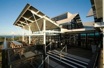 Caves Beachside Hotel - Accommodation 4U 52